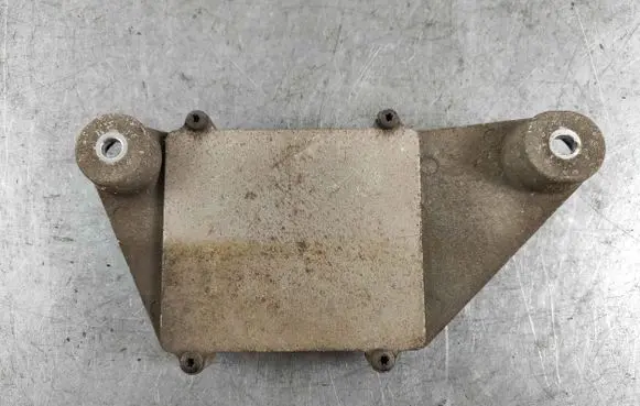 Jaguar F-Pace Rear differential/diff mount bracket T2H9586