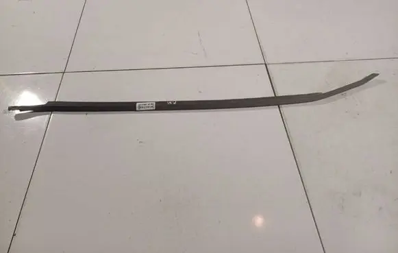 Skoda Fabia Mk2 (5J) Front door glass trim molding 