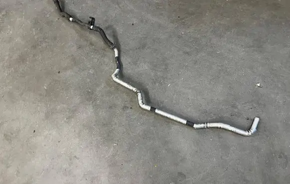 Porsche Panamera (970) Engine coolant pipe/hose 97057271101