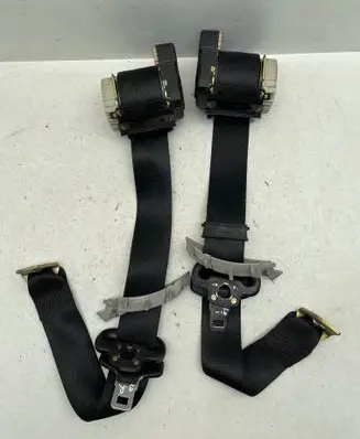 Mercedes-Benz C W203 Rear seatbelt A2038608485 040431