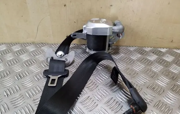 Hyundai i40 Front seatbelt 888103Z000RY