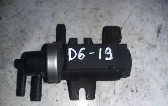 Audi A8 S8 D2 4D Turbo solenoid valve 72190320