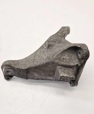 BMW 3 E90 E91 Engine mounting bracket 6781916 13807410