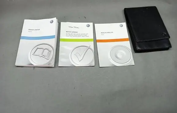 Volkswagen Touran II Owners service history hand book 