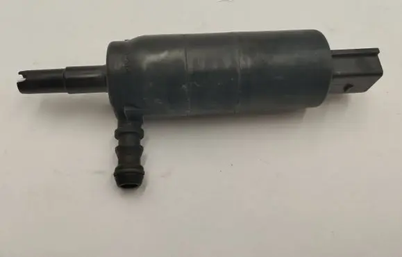 Skoda Octavia Mk2 (1Z) Headlight washer pump 3B7955681 3397236