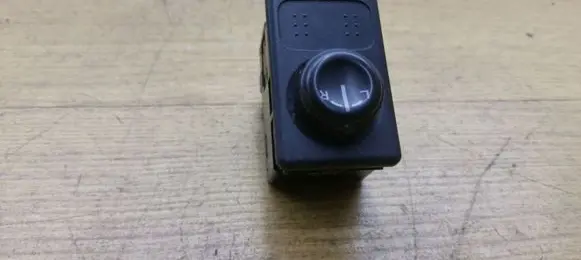 Nissan X-Trail T30 Wing mirror switch