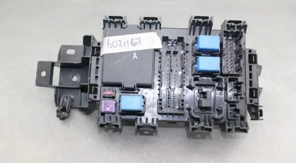 Nissan Pixo Fuse module 68K10