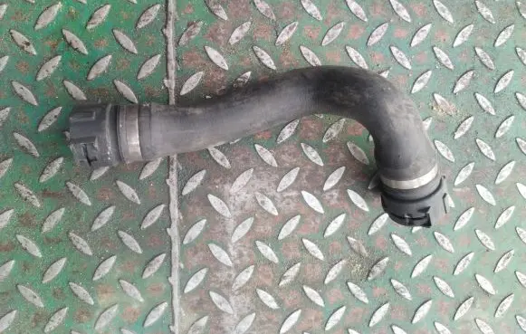 BMW X5 E53 Engine coolant pipe/hose 7788266