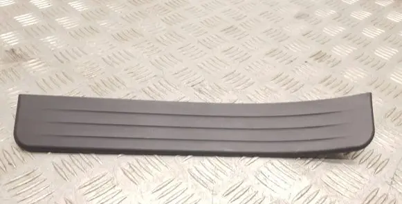 Infiniti Q70 Y51 Rear sill trim cover 769B31MA0A