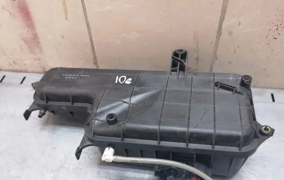 Vacuum air tank