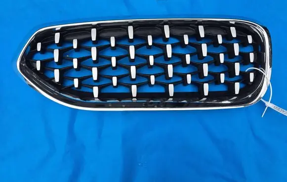 BMW Z4 g29 Front bumper upper radiator grill 7489710