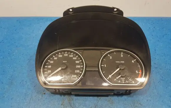 BMW 1 E82 E88 Speedometer (instrument cluster) 1024952
