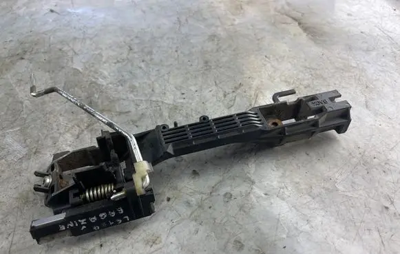 Toyota Land Cruiser (J120) Loading door exterior handle/bracket 