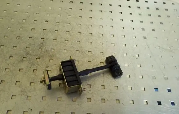 Mercedes-Benz E W211 Front door check strap stopper