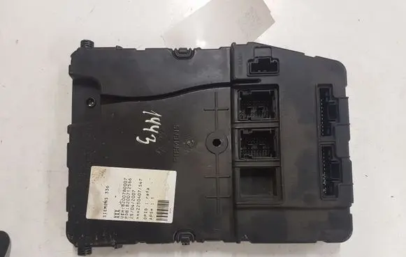 Renault Megane II Fuse module 8200780007 8200712566