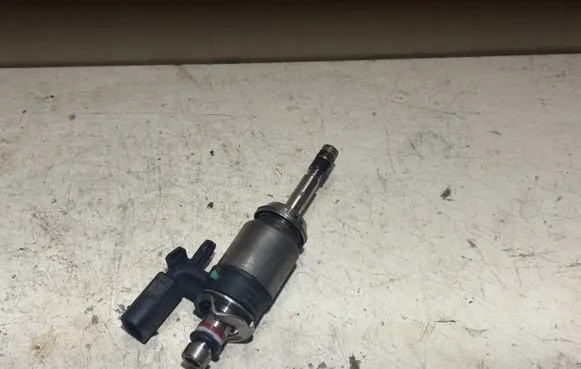 Skoda Octavia Mk3 (5E) Fuel injector 05E906036C 04e906036ad