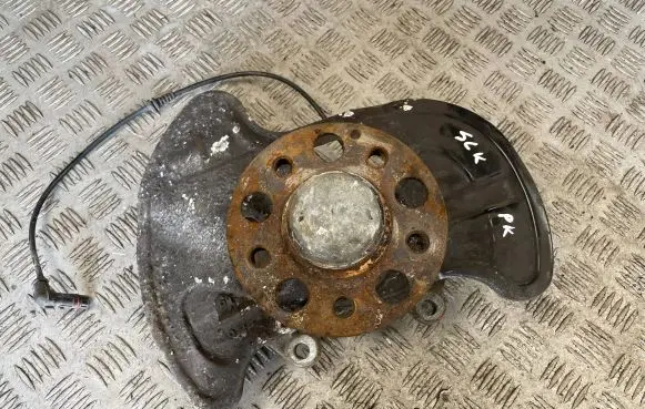 Mercedes-Benz SLK R172 Front wheel hub