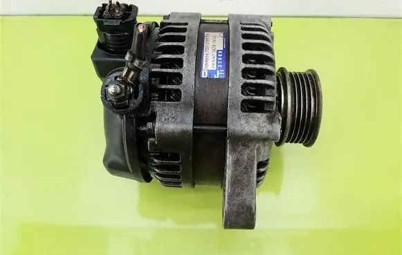Toyota Avensis T250 Generator/alternator 2706027090