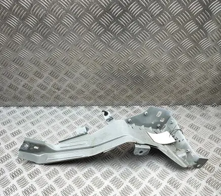 Volvo XC40 Headlight/headlamp mounting bracket 32348652