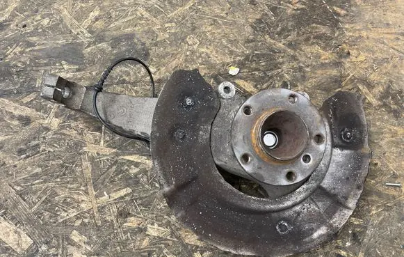 BMW 5 GT F07 Front wheel hub
