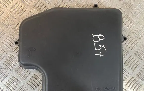 Volkswagen PASSAT B5.5 Fuse box cover 8D1907613A