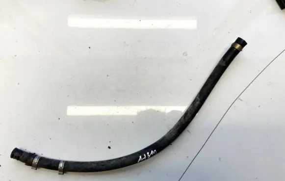 Volkswagen PASSAT B5.5 Engine coolant pipe/hose