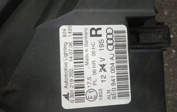 Audi A4 S4 B7 8E 8H Headlight/headlamp 8E0941004AJ