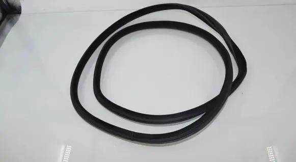 BMW X6M F86 Rubber seal rear door 7317812 51727317812