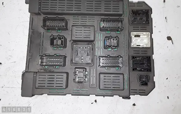Peugeot 607 Fuse module 9650108780