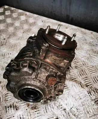 Gearbox transfer box case