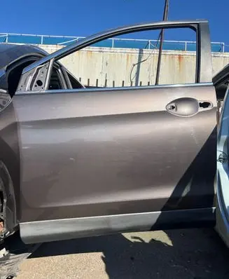 Honda CR-V Front door 