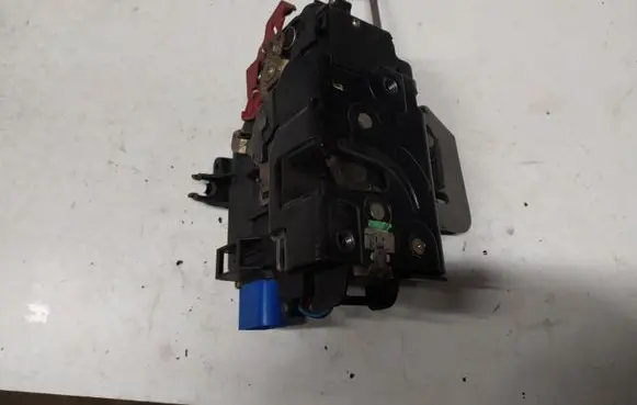 Audi A3 S3 8P Front door lock 4E2837016
