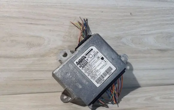 Renault Megane II Airbag control unit/module 8200340428 603989000