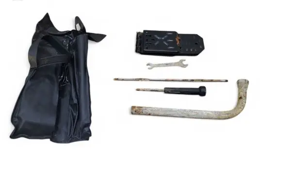 Audi Q5 SQ5 Tool set 