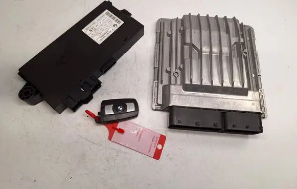BMW 1 E81 E87 Engine ECU kit and lock set 7599881 12147599881 5WK93729