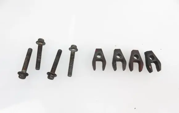 Chrysler Voyager Fuel Injector clamp holder 