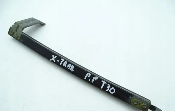 Nissan X-Trail T32 Door glass rail 