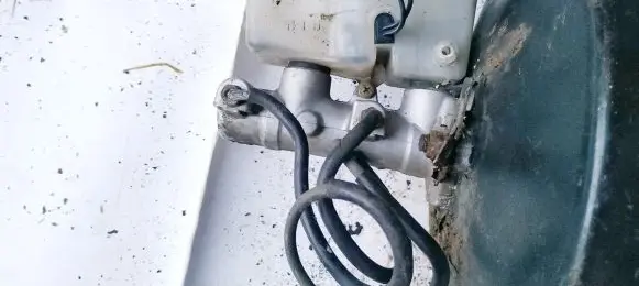 Mazda MX-6 Master brake cylinder