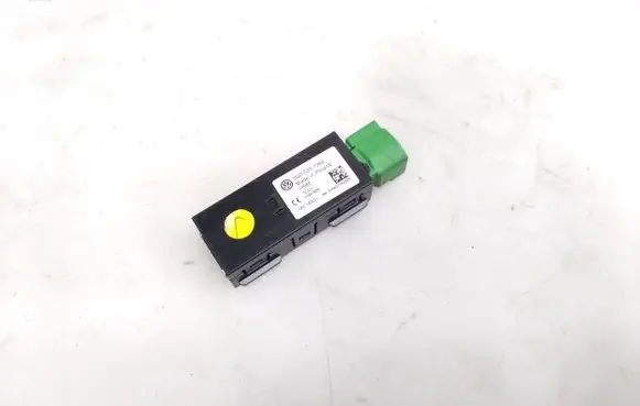 Skoda Superb B8 (3V) USB socket connector 5Q0035726E