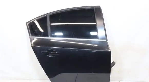 Chevrolet Cruze Rear door 