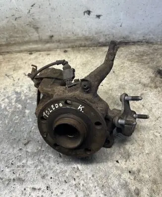 Seat Toledo III (5P) Front wheel hub