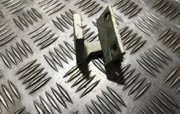 Audi A6 S6 C4 4A Rear door lower hinge 4a0833401
