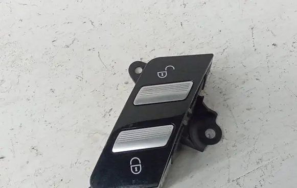 Mercedes-Benz S W221 Central locking switch button A2218213151