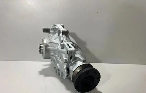 BMW 8 G15 Front differential 8679973 8679974