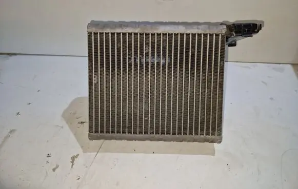 Volvo XC70 Air conditioning (A/C) radiator (interior) L5174