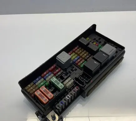 Mercedes-Benz ML W164 Fuse module A1645400272 1645400272
