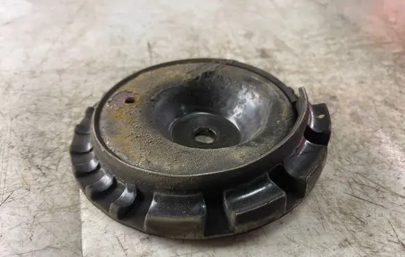 KIA Carens I Coil spring mount 