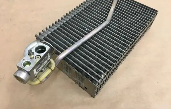 Mercedes-Benz CLK A209 C209 Air conditioning (A/C) radiator (interior) A2098300258 B3767 B3772