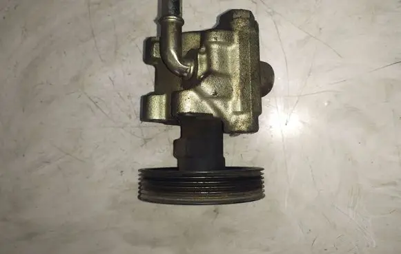 Renault Megane I Power steering pump 7700105711B770041 7700417308 7700415198