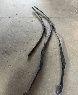 Ford S-MAX Front wiper blade arm EM2B17527AB
